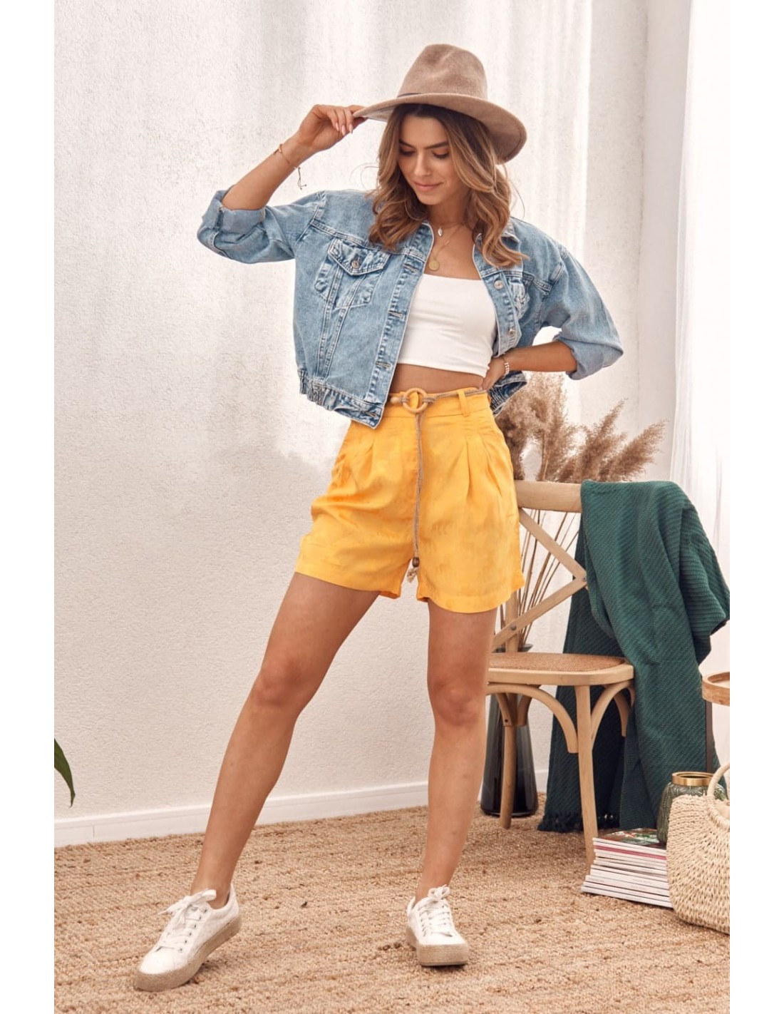 Shorts mit hohem Bund und geprägtem Muster, gelb MP47359 – Online-Shop – Boutique